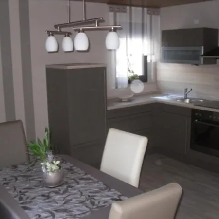Apartment Und Gaestezimmer Herrmann
